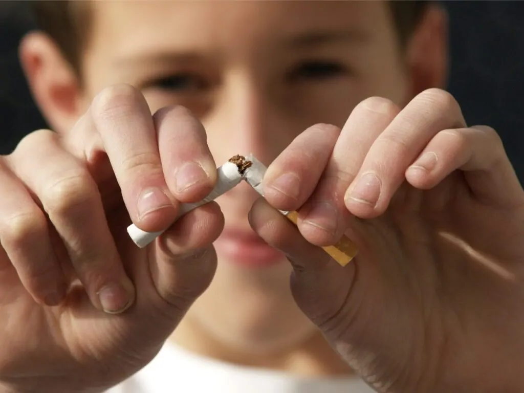 Tobacco & Your Teeth: The Risks of Chewing and Smoking | 60016 Dentist