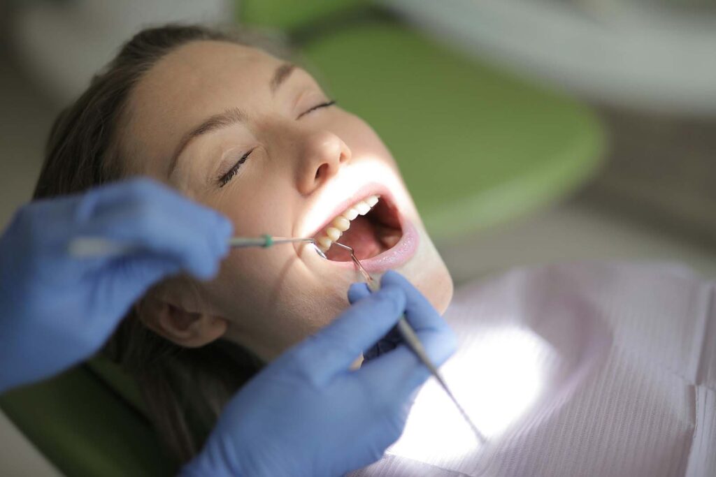 24 hour dentist near me, emergency tooth repair, late-night dental services, urgent care dentist, chipped tooth treatment, knocked-out tooth care, dental emergencies, immediate dental care, professional 24-hour dentistry, convenient emergency dental solutions